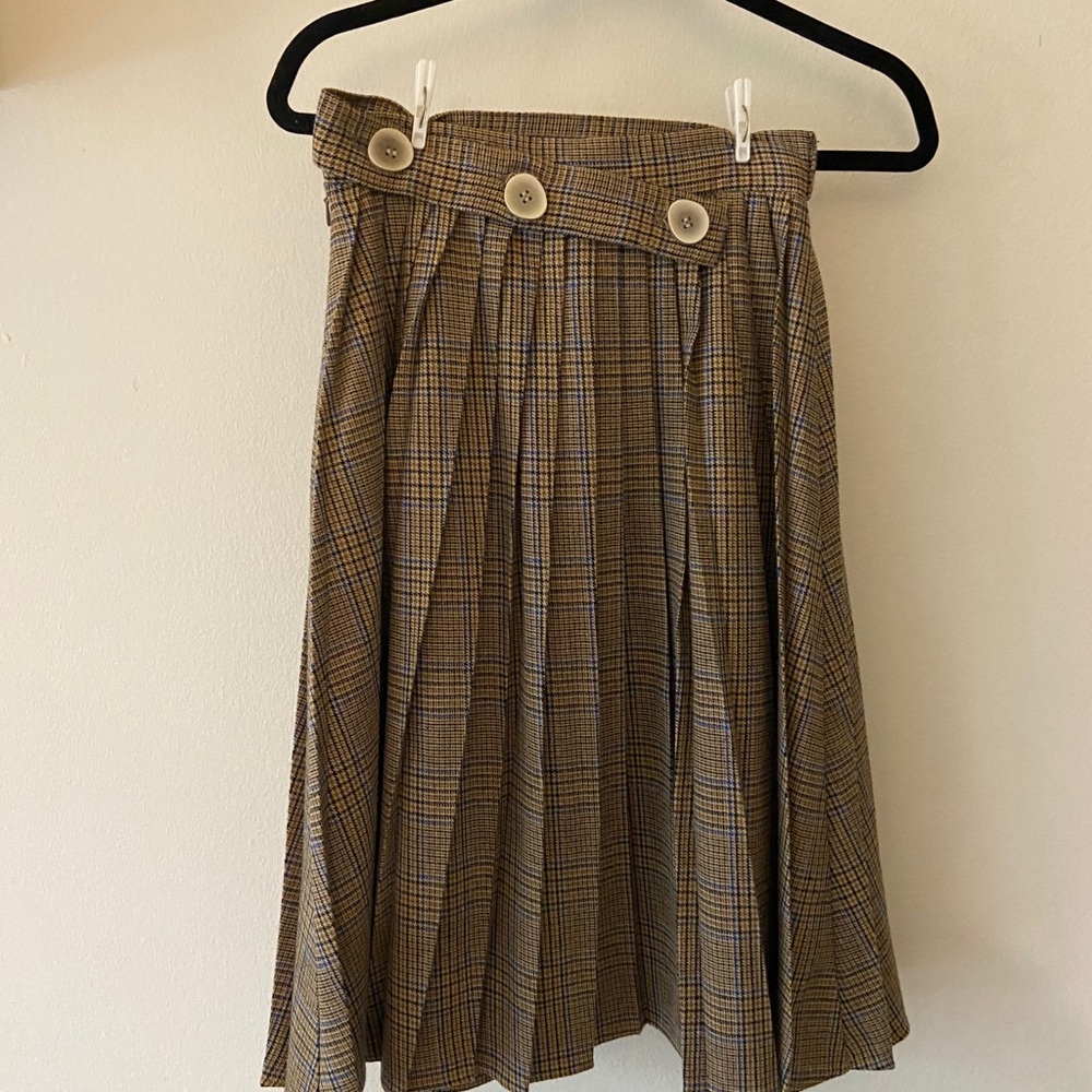Pleated plaid skirt